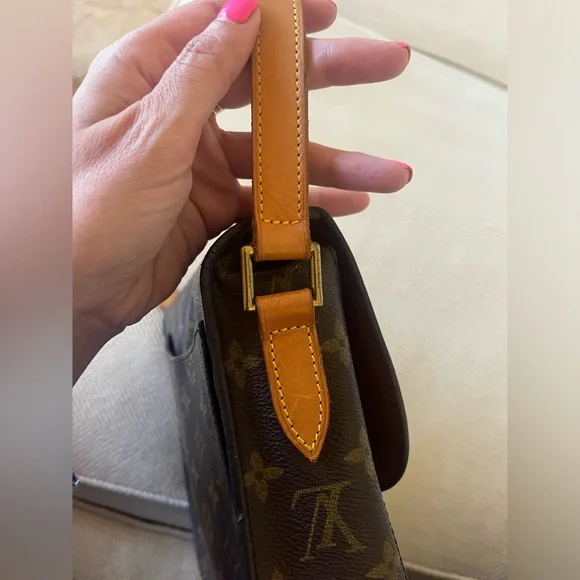 LOUIS VUITTON St. Cloud Crossbody/Shoulder Bag - Picture 9 of 17